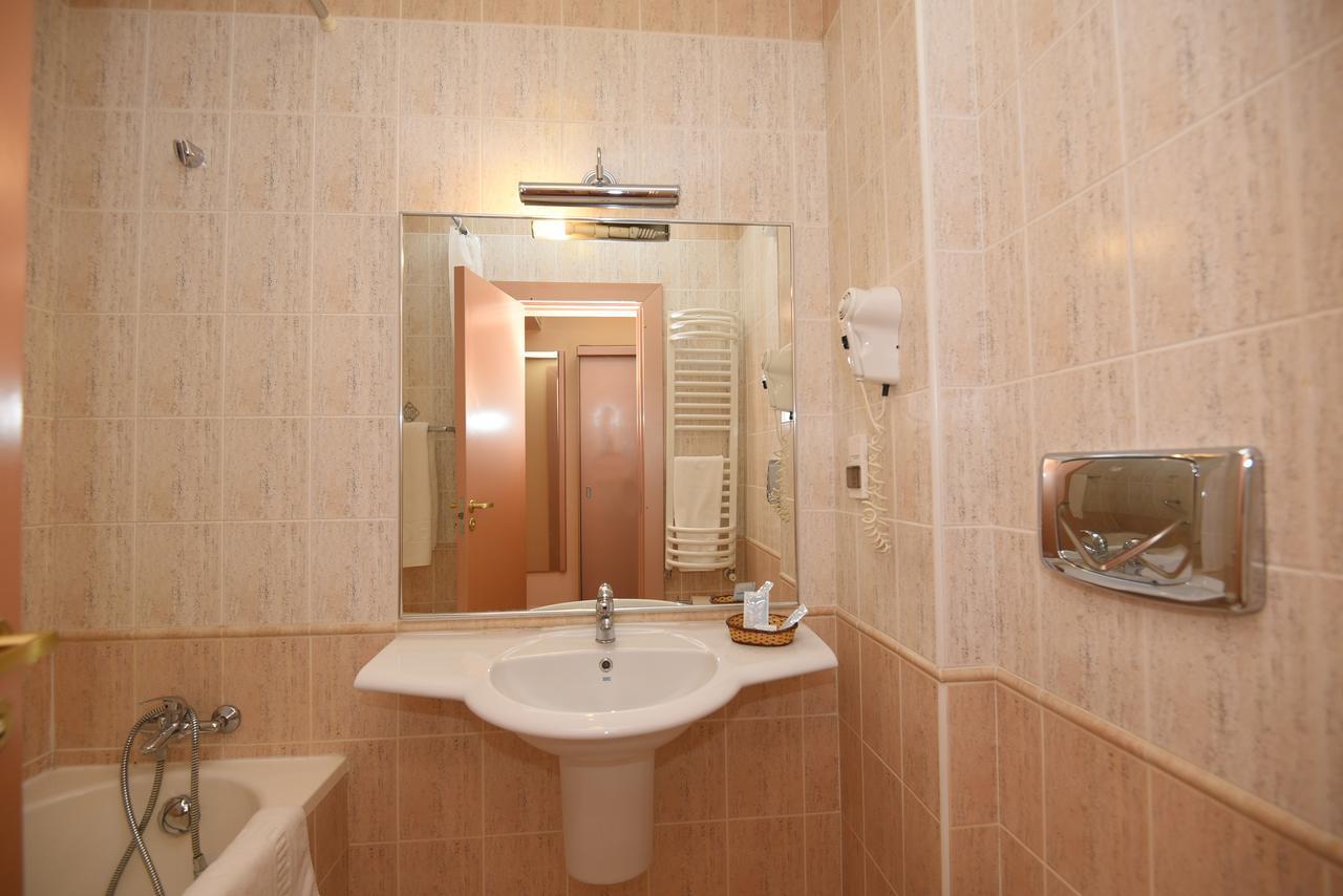 Hotel Belvedere Браїла Екстер'єр фото